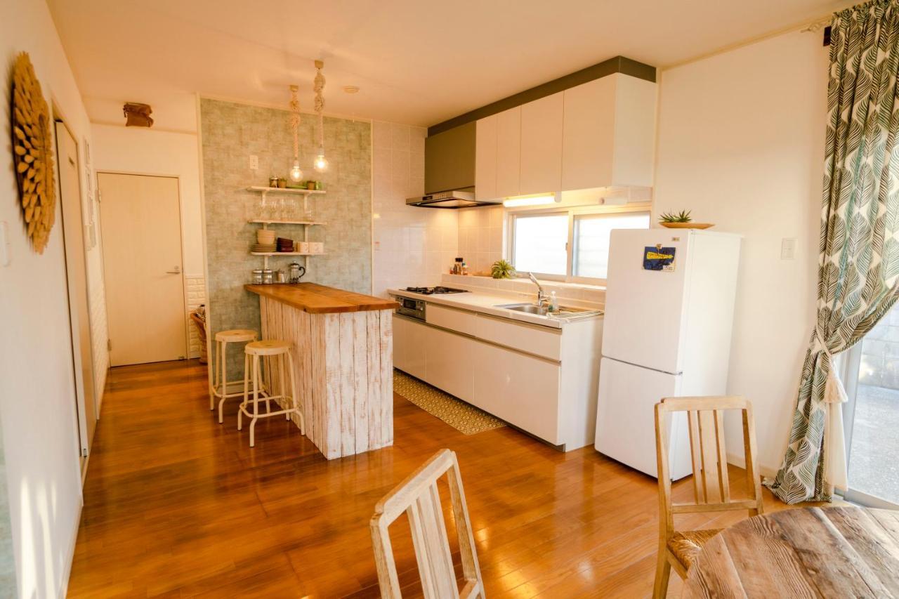 Holiday home Fujiyama Terrace: Beachside Family Retreat With Bbq & Theater Yomitan